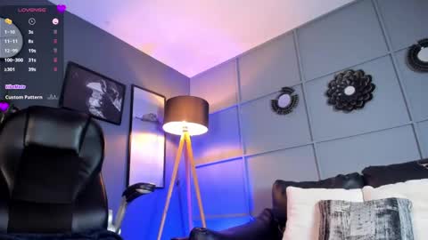 Snapshot of helenaduque_ chatting on 02.23.25 Helena online show from 02.23.25
