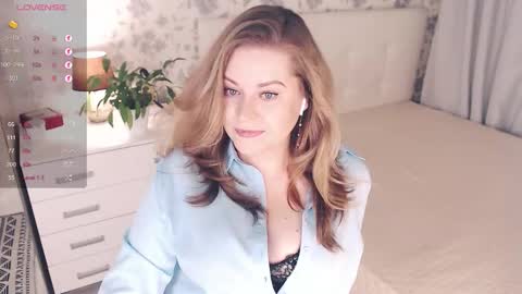 Snapshot of helenbonham chatting on 10.09.25 Helena Bonham online show from 10.09.25