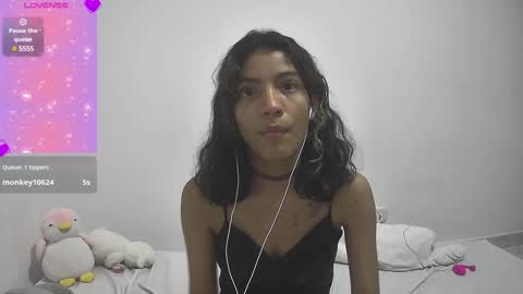 Snapshot of helia_n_amy chatting on 01.02.25 Helia Transfem and Amy online show from 01.02.25