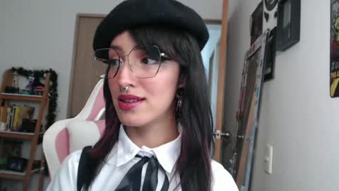 Snapshot of hell_666_xxx chatting on 01.15.25 cher online show from 01.15.25