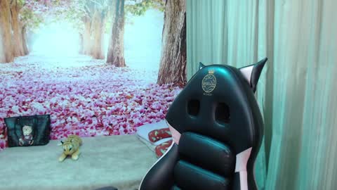 Snapshot of hellen_garcia chatting on 12.20.24 Hellen online show from 12.20.24