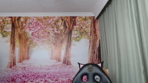 Snapshot of hellen_garcia chatting on 01.22.25 Hellen online show from 01.22.25