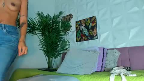 hellen     online show from 11.24.25