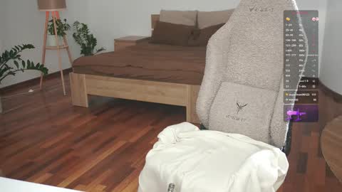 Taya online show from 09.25.25