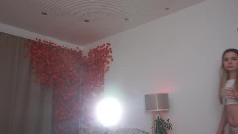 Taya online show from 10.12.25