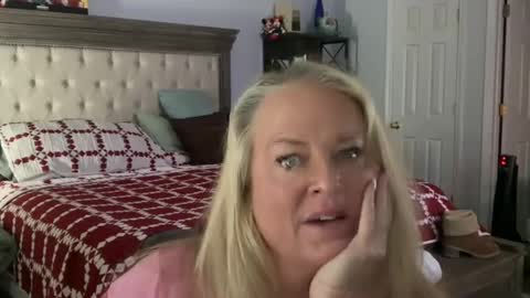 Hunnys Hive online show from 01.20.25