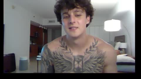 Snapshot of henrydesanti chatting on 09.09.25 henrydesanti online show from 09.09.25