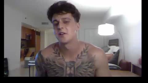 Snapshot of henrydesanti chatting on 09.13.25 henrydesanti online show from 09.13.25