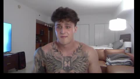 Snapshot of henrydesanti chatting on 09.16.25 henrydesanti online show from 09.16.25