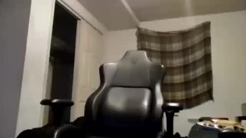 Snapshot of hereforbootyyy chatting on 02.26.25 Hereforbootyyyy online show from 02.26.25