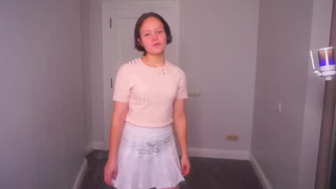 Snapshot of herminaabedi chatting on 11.22.25 Hermina online show from 11.22.25