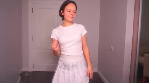 Snapshot of herminaabedi chatting on 11.23.25 Hermina online show from 11.23.25