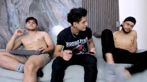 Snapshot of heteros_men chatting on 02.12.25 heteros men online show from 02.12.25