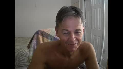 Snapshot of hewes1 chatting on 09.30.25 hewes1 online show from 09.30.25