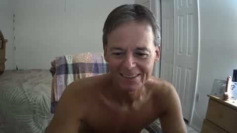 Snapshot of hewes1 chatting on 10.03.25 hewes1 online show from 10.03.25