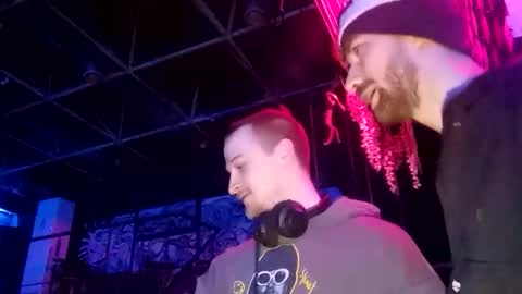 Snapshot of hey_arnold chatting on 12.25.24 Arnold online show from 12.25.24