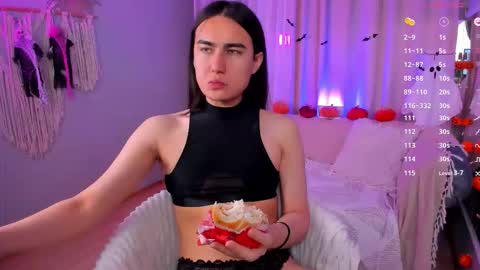 Snapshot of heyalena chatting on 10.19.25 heyalena online show from 10.19.25
