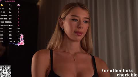 Snapshot of heyhorny_cb chatting on 01.24.25 My name is Mira. Please say hello I like to chat with you. If you have requests or dirty talk please use tip online show from 01.24.25