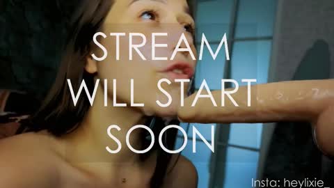 Snapshot of heylixie_ chatting on 09.15.25 Li online show from 09.15.25