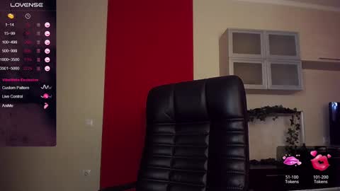 Lina online show from 02.13.25