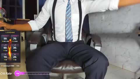 Snapshot of hiddenoffice chatting on 03.03.25 George online show from 03.03.25