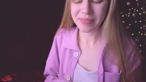 Snapshot of hihi_im_chloe chatting on 12.31.24 Chloe online show from 12.31.24