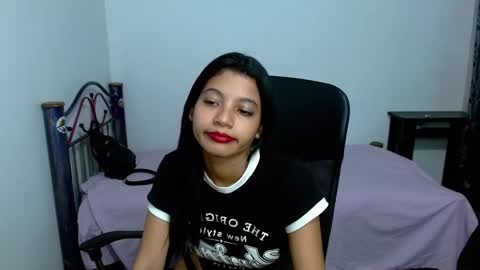 Snapshot of hinata_9 chatting on 09.19.25      0600AM-1100AM - online show from 09.19.25