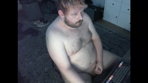 Snapshot of hipguy91 chatting on 10.29.25 hipguy91 online show from 10.29.25