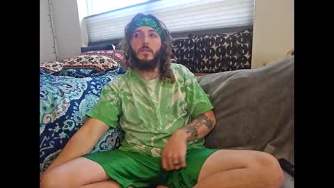 Snapshot of hippiejagain chatting on 10.29.25 hippiejagain online show from 10.29.25