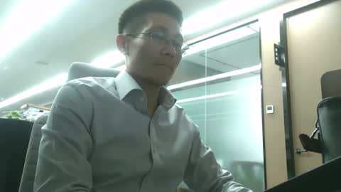 Snapshot of hml5918 chatting on 01.23.25 Nanjing online show from 01.23.25