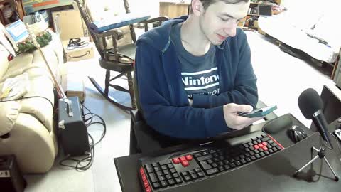 Snapshot of hoboayoyo chatting on 02.01.25 Hentai man online show from 02.01.25