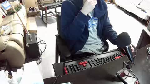 Snapshot of hoboayoyo chatting on 02.02.25 Hentai man online show from 02.02.25