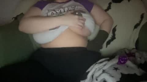 Snapshot of hoestoes915 chatting on 02.26.25 Stacey online show from 02.26.25