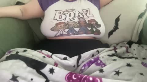 Snapshot of hoestoes915 chatting on 02.26.25 Stacey online show from 02.26.25