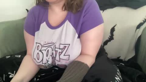 Snapshot of hoestoes915 chatting on 03.08.25 Stacey online show from 03.08.25