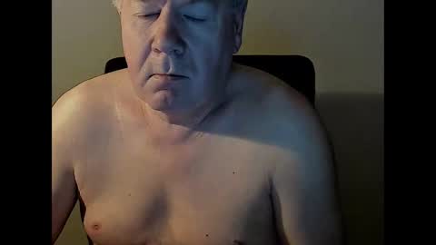 Snapshot of holgerhb53 chatting on 03.11.25 Holger online show from 03.11.25