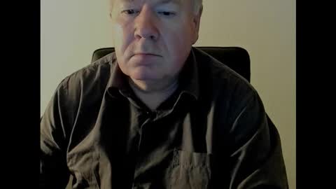 Snapshot of holgerhb53 chatting on 10.15.25 Holger online show from 10.15.25