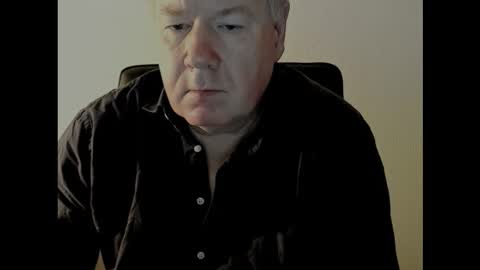 Snapshot of holgerhb53 chatting on 10.17.25 Holger online show from 10.17.25