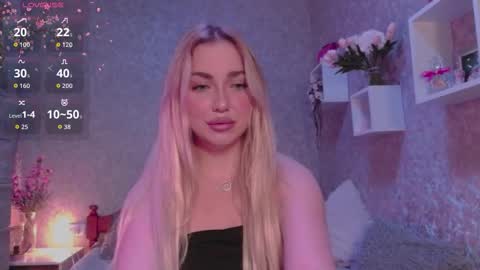 holly_molly8 online show from 10.09.25