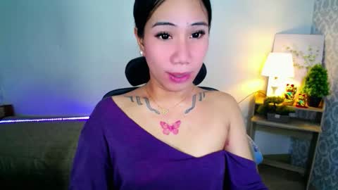 Snapshot of holy_samyx chatting on 10.12.25 holy_samyx online show from 10.12.25