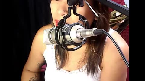 Snapshot of holygurl77 chatting on 10.22.25 cristy online show from 10.22.25