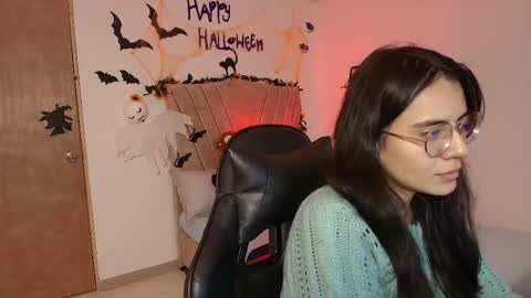 Snapshot of honey_buu chatting on 10.09.25 online show from 10.09.25