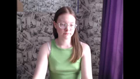 Snapshot of honey_mood chatting on 03.03.25 Lina online show from 03.03.25