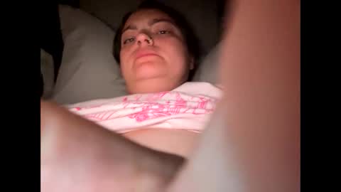 Snapshot of honeygirlox chatting on 10.29.25 honeygirlox online show from 10.29.25