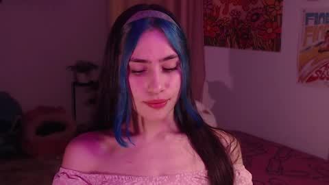 Snapshot of honeyypeaach chatting on 12.04.24    online show from 12.04.24