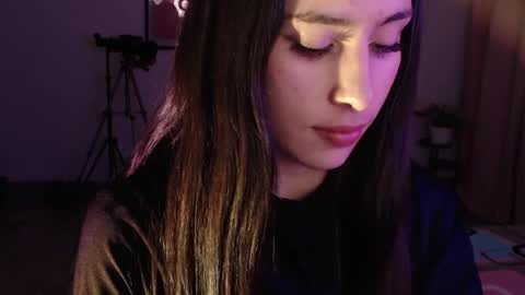 Snapshot of honeyypeaach chatting on 02.15.25    online show from 02.15.25