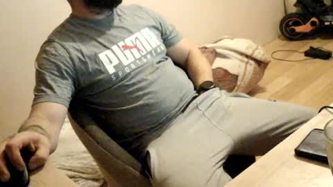 Snapshot of hoops891 chatting on 10.04.25 Hoops891 online show from 10.04.25