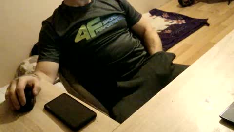 Snapshot of hoops891 chatting on 11.01.25 Hoops891 online show from 11.01.25