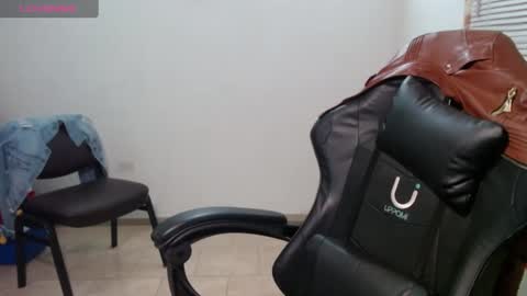 Snapshot of horny_and_daring chatting on 12.28.24 horny and daring online show from 12.28.24
