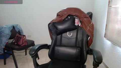 Snapshot of horny_and_daring chatting on 12.29.24 horny and daring online show from 12.29.24
